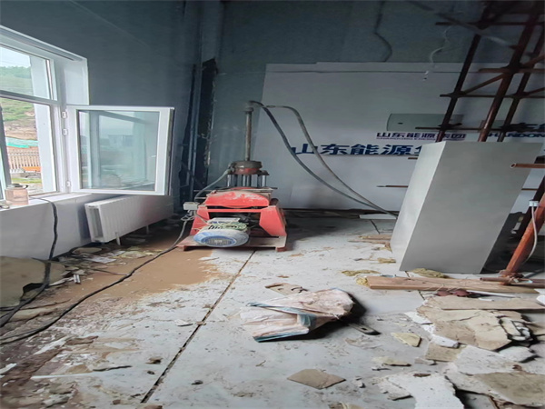 新邱地基基础下沉墙体裂缝加固注浆顶升施工